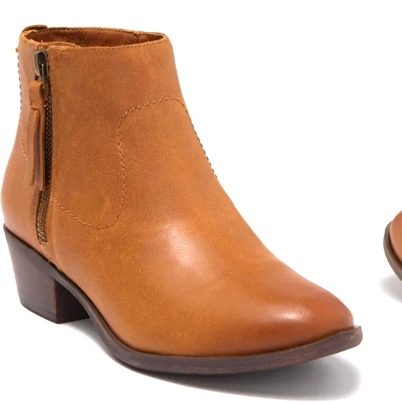 Lucky Brand Ankle Bootie - Picture 3 of 3